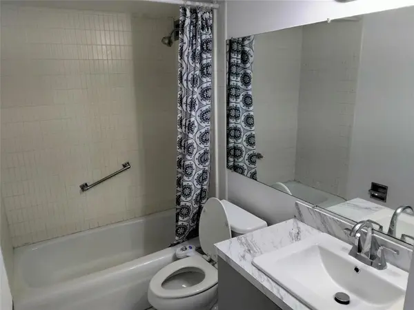 Pompano Beach, FL 33062,1200 Hibiscus Ave #1804