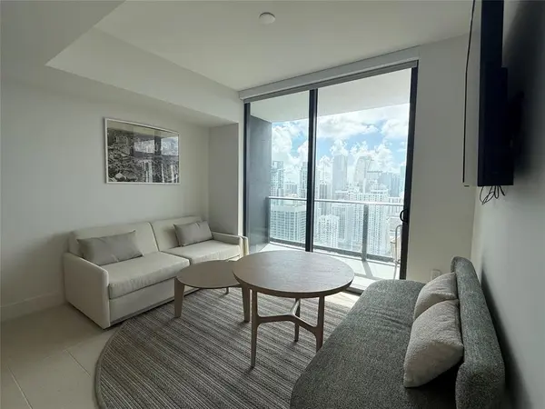 Miami, FL 33132,159 NE 6th St #3914