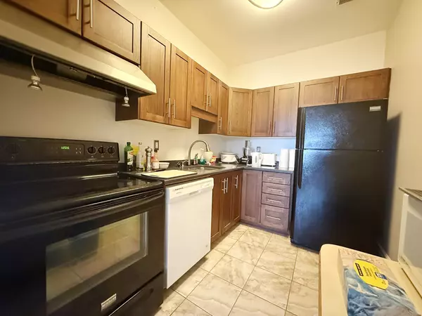 London East, ON N6B 3L5,389 Dundas ST S #2405