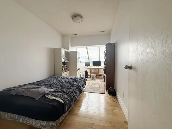 London East, ON N6B 3L5,389 Dundas ST S #2405