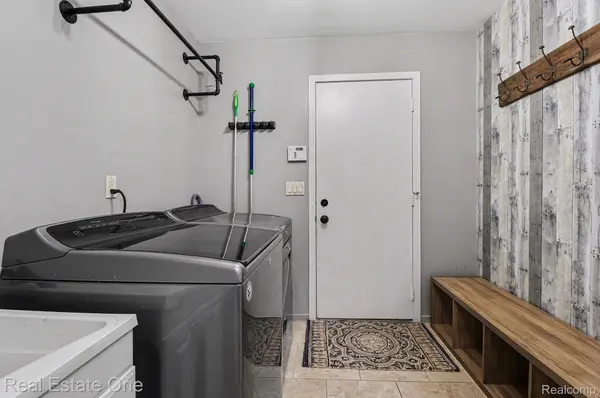 Troy, MI 48085,4813 Pickford DR