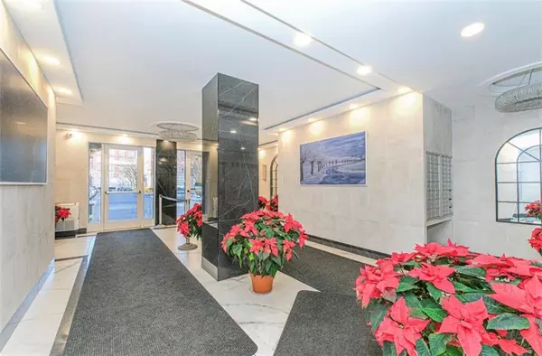 Brooklyn, NY 11235,40 Oceana DR West #PH2E