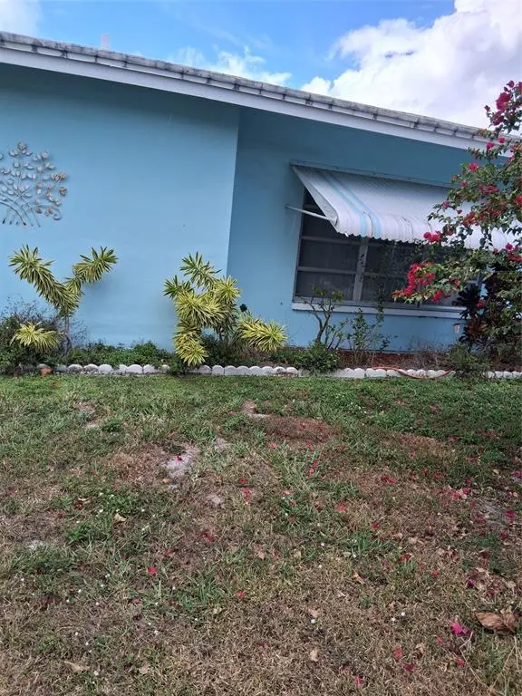 Tamarac, FL 33321,5709 NW 87th Ave