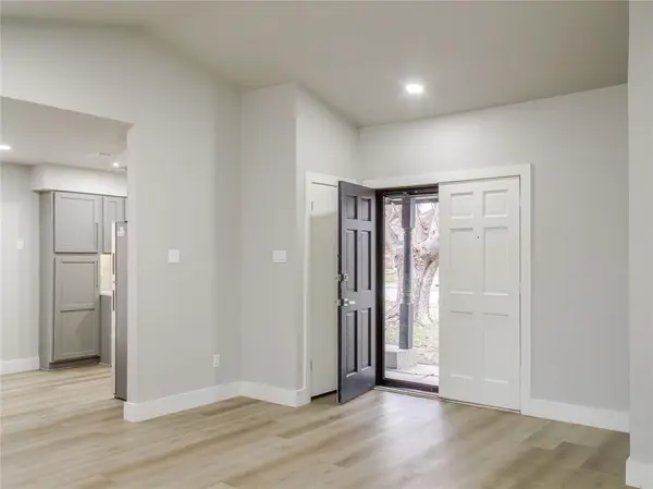 Garland, TX 75040,2025 Glencrest Lane