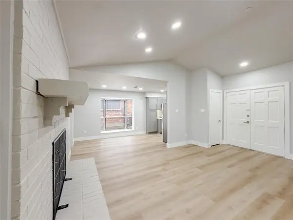 Garland, TX 75040,2025 Glencrest Lane