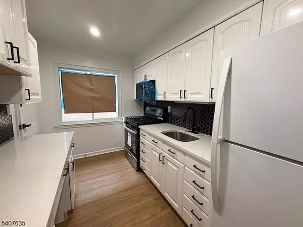 Newark City, NJ 07106,168 Tuxedo Pkwy