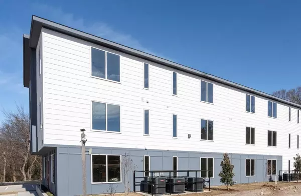 Dallas, TX 75215,948 S Corinth Street #3