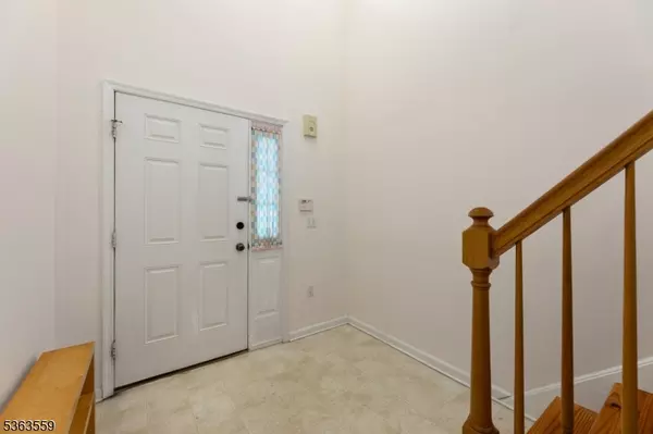 Piscataway Twp., NJ 08854,107 Forest Dr