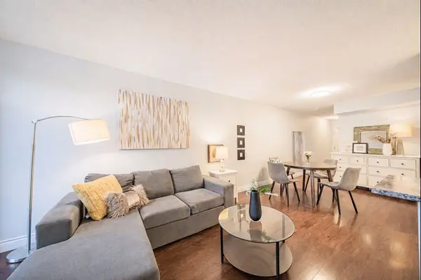 8 Rean DR #413, Toronto C15, ON M2K 3B9