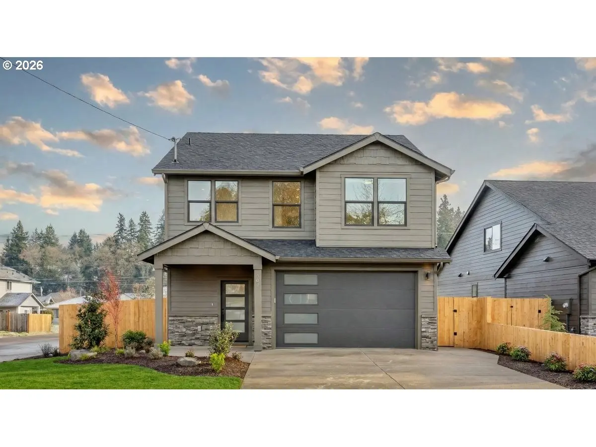 Silverton, OR 97381,401 S 1st ST