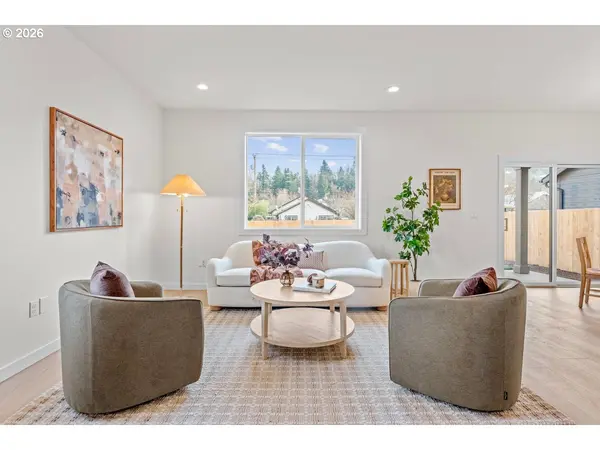 Silverton, OR 97381,401 S 1st ST