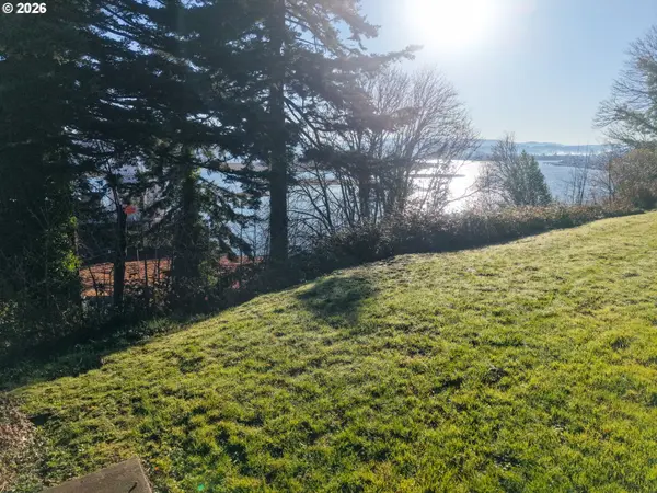 North Bend, OR 97459,353 OCONNELL ST