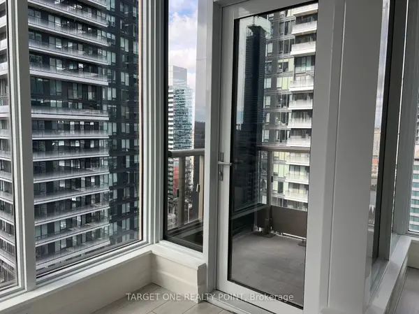 Toronto C01, ON M5V 0V1,35 Mercer ST #2212