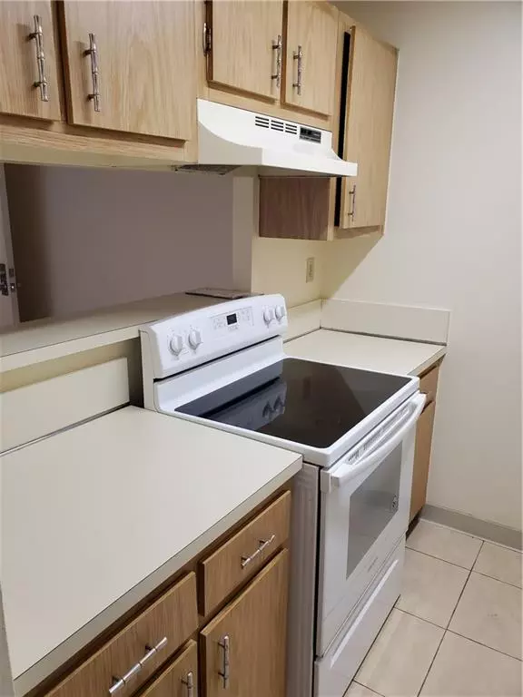 Hollywood, FL 33023,5911 Washington St #102