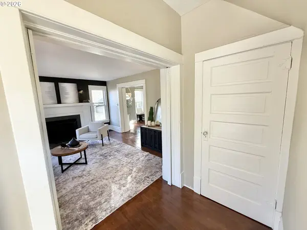 Salem, OR 97301,1596 NE CHEMEKETA ST