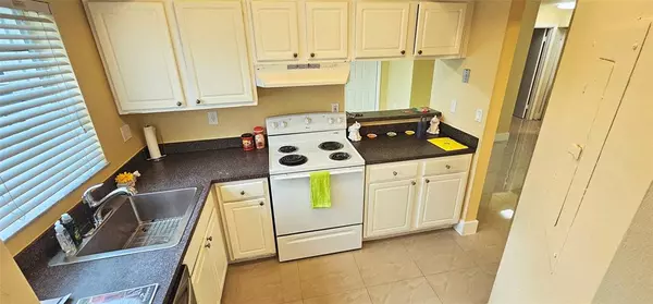 Pembroke Pines, FL 33024,1881 NW 96th TERRACE #7F