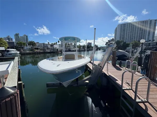 Hallandale Beach, FL 33009,814 NE 25 #64