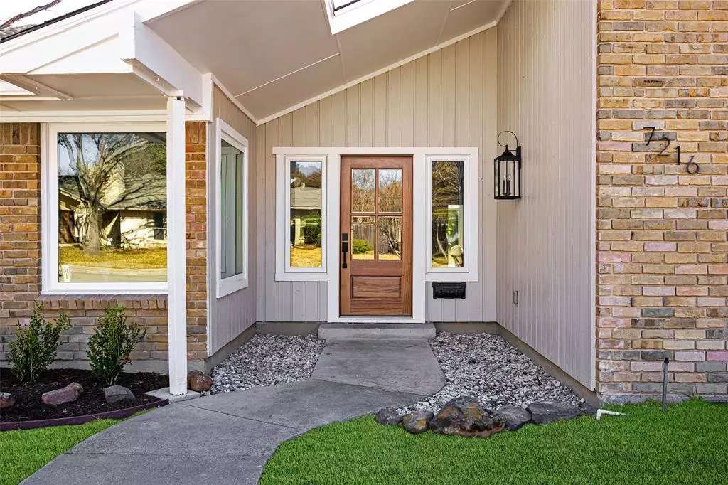 Dallas, TX 75248,7216 Whispering Pines Drive