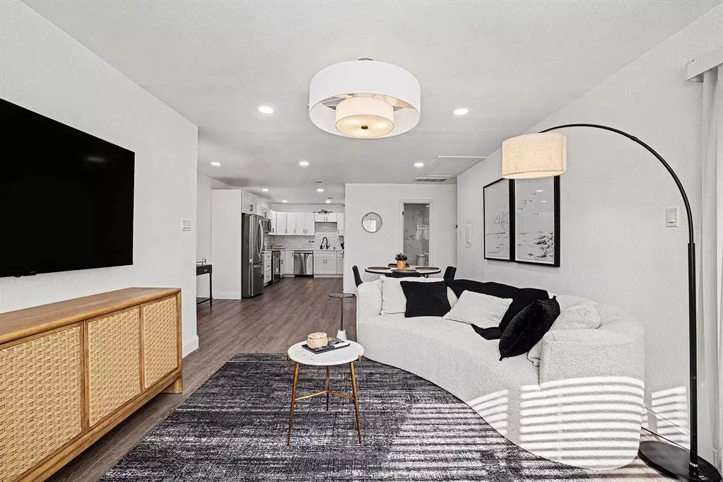 Hurst, TX 76053,716 E Pecan Street #722