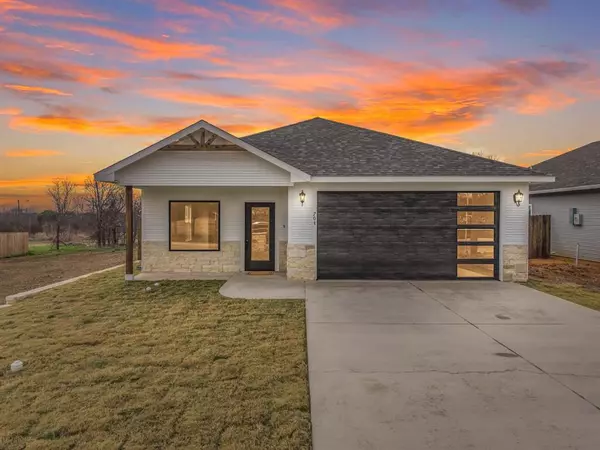 Hillsboro, TX 76645,704 S Ivy Street