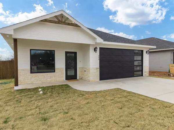 Hillsboro, TX 76645,704 S Ivy Street