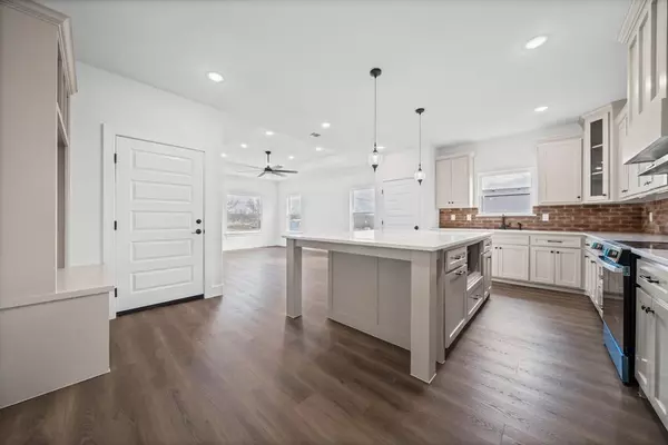 Hillsboro, TX 76645,704 S Ivy Street