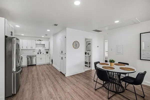 Hurst, TX 76053,716 E Pecan Street #722