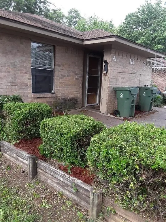 Arlington, TX 76011,118 Maple Street #A