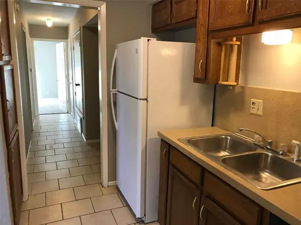 Arlington, TX 76011,118 Maple Street #A