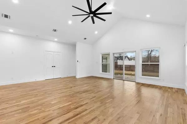 Dallas, TX 75212,1812 Muncie Avenue