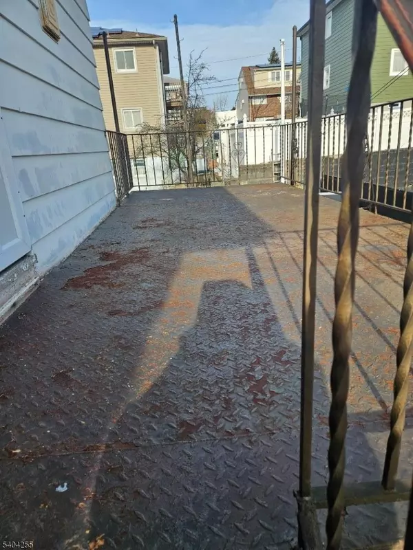 Woodland Park, NJ 07424,88 Haverhill Ave #2