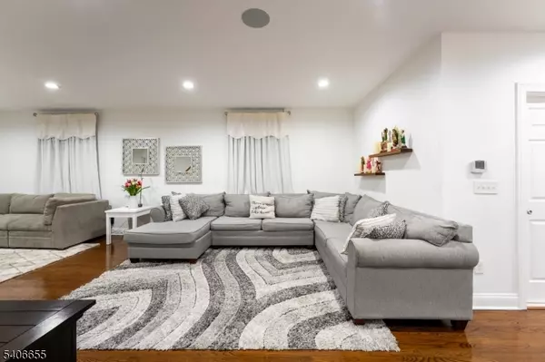 Clifton City, NJ 07013,144 Silleck St