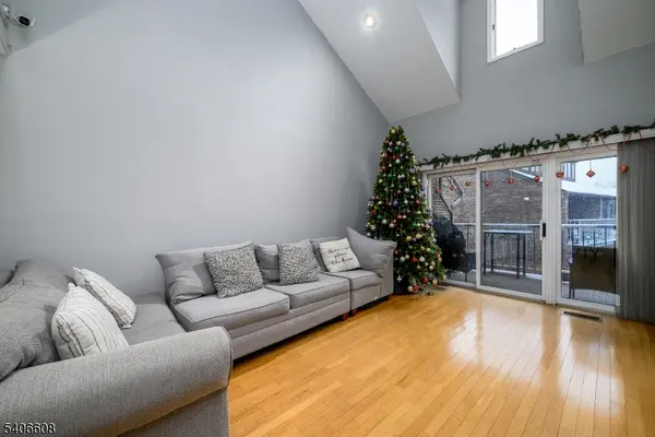 900 Valley Rd #D1O, Clifton City, NJ 07013