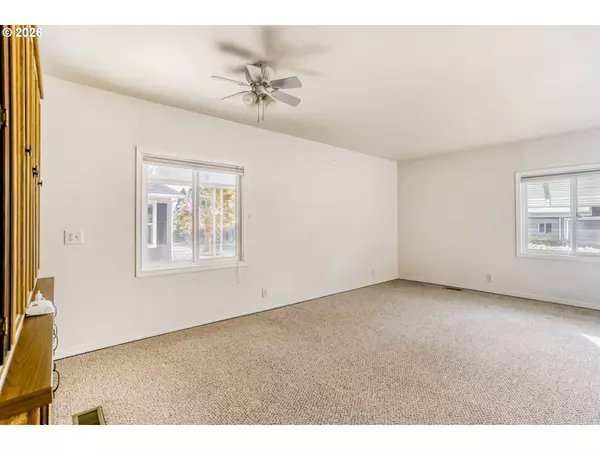 Beaverton, OR 97006,100 SW 195TH AVE #4