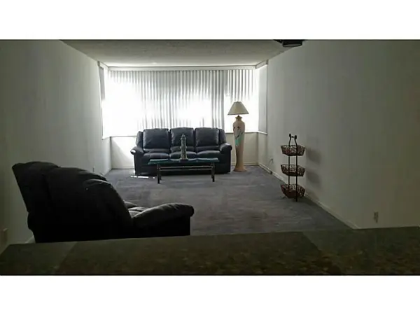 Plantation, FL 33317,6500 Cypress Rd #208