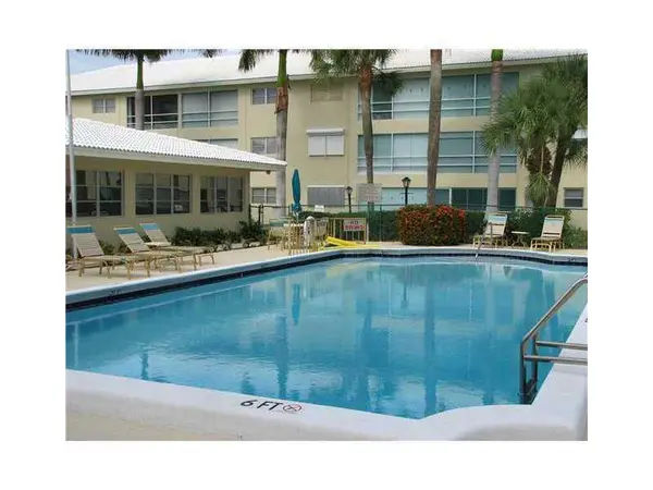 1951 NE 39th St #231, Lighthouse Point, FL 33064