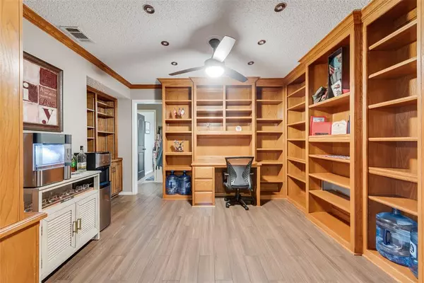 Arlington, TX 76016,4505 Huntwick Boulevard