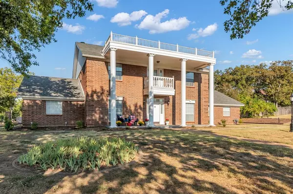 Hurst, TX 76054,2620 Brookridge Drive