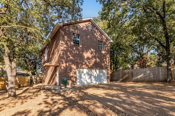 Hurst, TX 76054,2620 Brookridge Drive