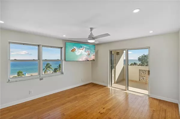 Hollywood, FL 33019,320 S Surf Rd #601