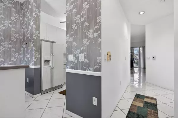 Tamarac, FL 33321,9575 Weldon Cir #C413