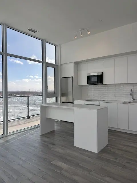 Brampton, ON L6P 4S3,15 Skyridge DR #902