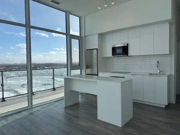 Brampton, ON L6P 4S3,15 Skyridge DR #902