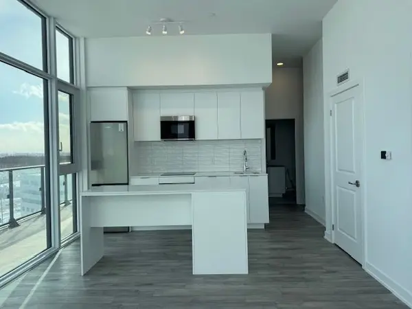 Brampton, ON L6P 4S3,15 Skyridge DR #902