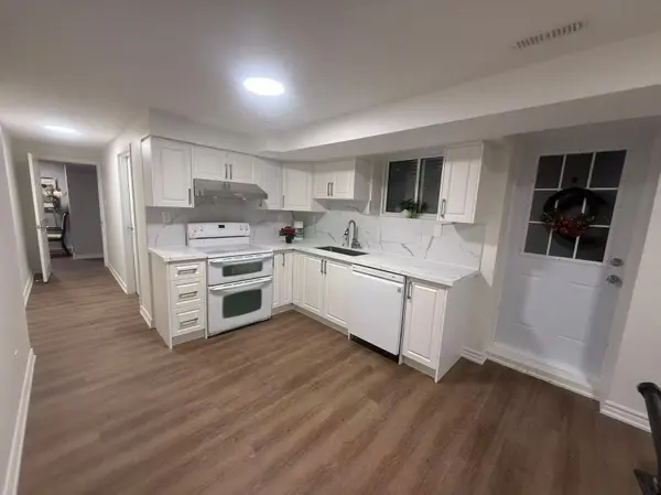 Mississauga, ON L5K 2G3,2482 Robin DR