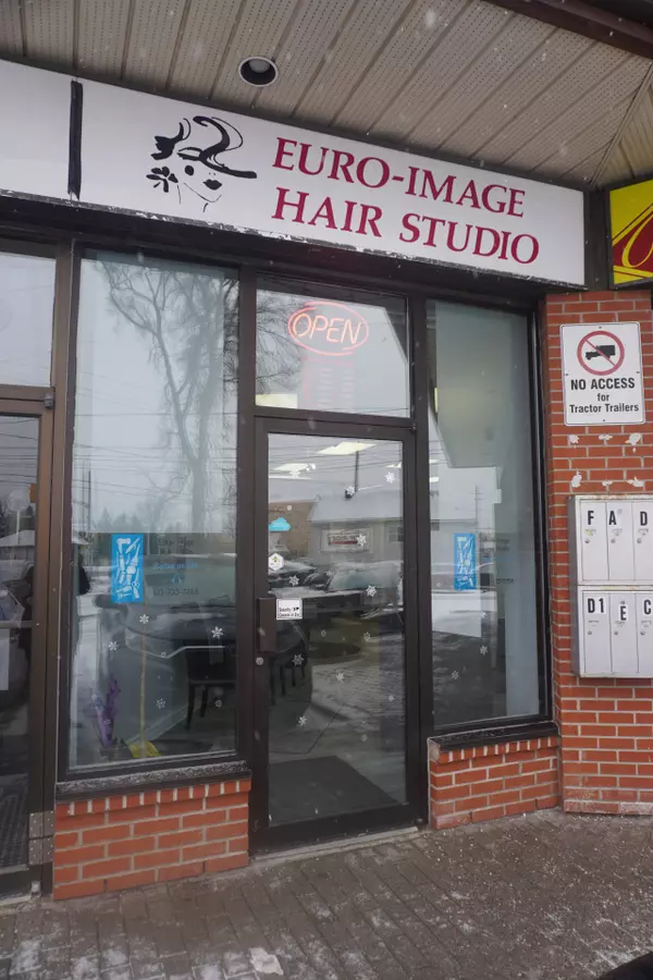 2895 BANK ST ST #D1, Blossom Park - Airport And Area, ON K1T 1N2