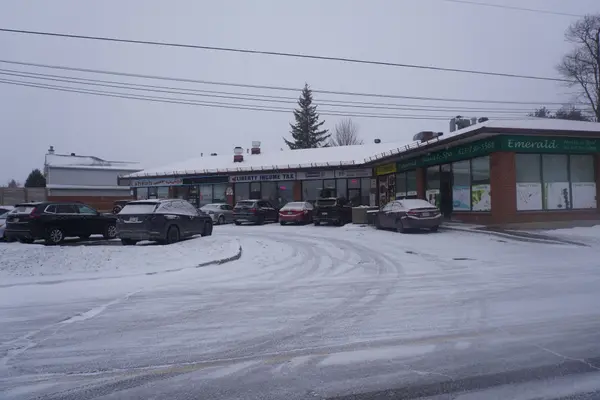 Blossom Park - Airport And Area, ON K1T 1N2,2895 BANK ST ST #D1