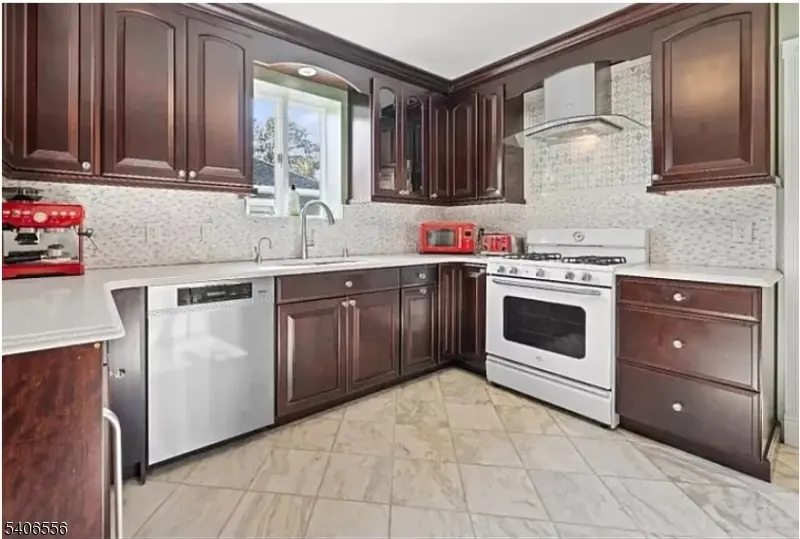 Raritan Boro, NJ 08869,107 Thompson St