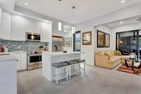 Margate, FL 33068,93 S Cortez Drive Circle R #93