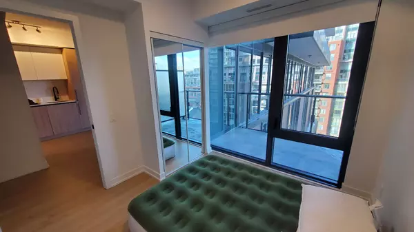 Toronto C08, ON M5A 2Y2,35 Parliament ST #801